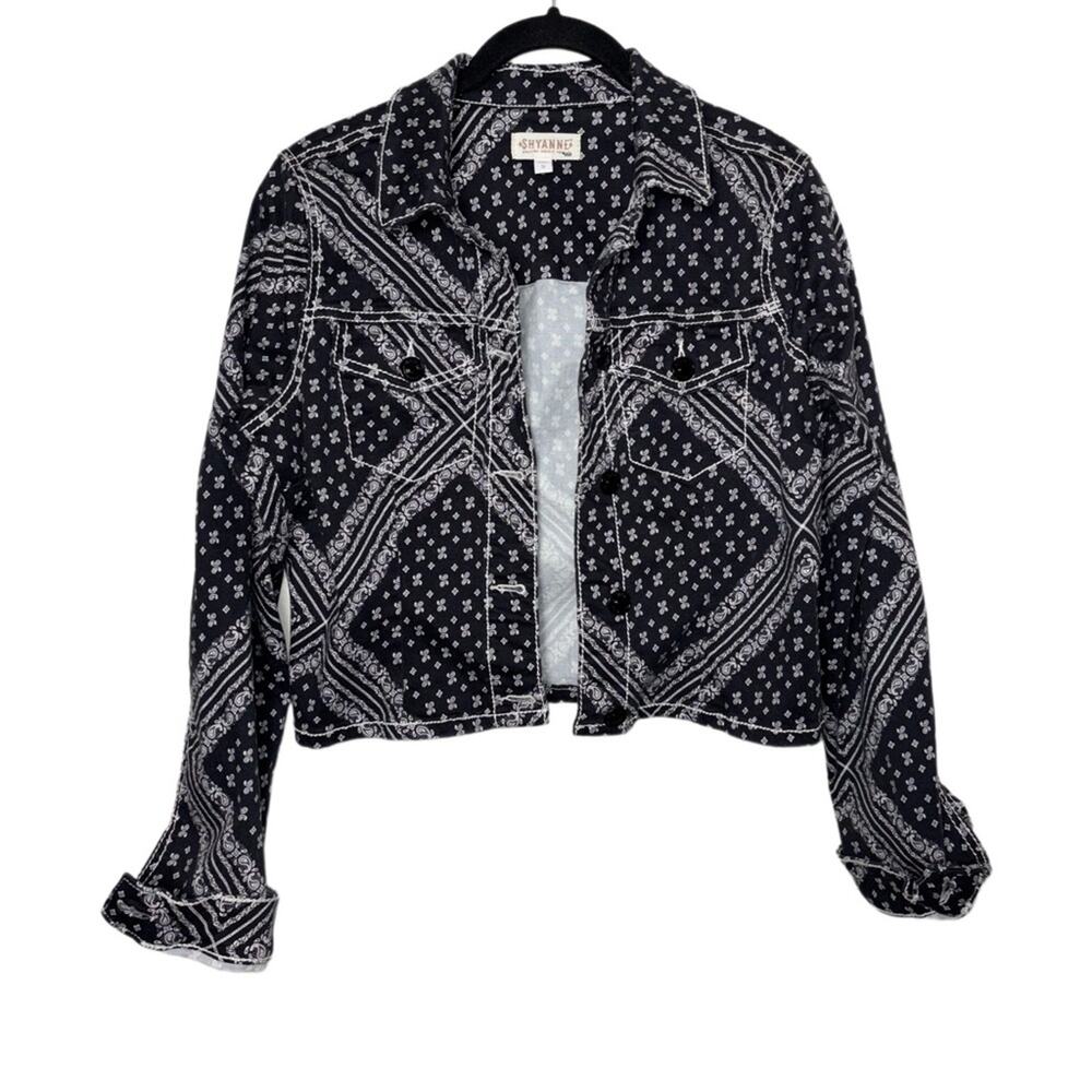 Shyanne Women's Bandana Print Relaxed Cropped Jacket size Small Country Western
